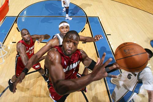 以其卓越的 以其卓越的